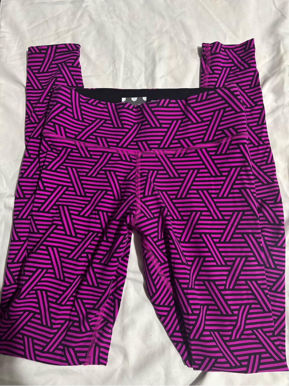 PINK Victoria's Secret Pink & Black Geometric Leggings